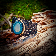 Load image into Gallery viewer, White labradorite or moonstone bracelet