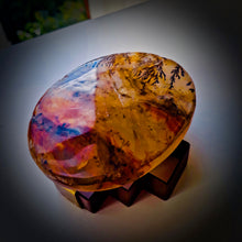 Load image into Gallery viewer, Hematoid quartz with dendrite