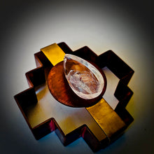 Load image into Gallery viewer, Negative quartz (quartz with another quartz inclusion)