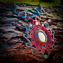 Load image into Gallery viewer, White labradorite or moonstone necklace (unique design)