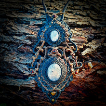 Load image into Gallery viewer, White labradorite or moonstone necklace (unique design)
