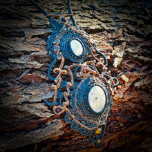 Load image into Gallery viewer, White labradorite or moonstone necklace (unique design)