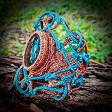 Load image into Gallery viewer, Manto Huichol obsidian bracelet (unique design)