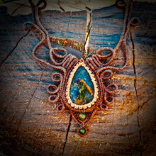 Load image into Gallery viewer, Serpentine necklace (unique design)