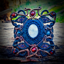 Load image into Gallery viewer, White labradorite or moonstone bracelet (unique design)