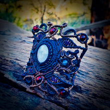 Load image into Gallery viewer, White labradorite or moonstone bracelet (unique design)