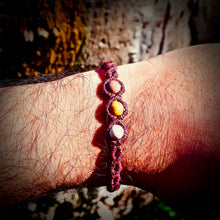 Load image into Gallery viewer, Mookaite jasper beads bracelet