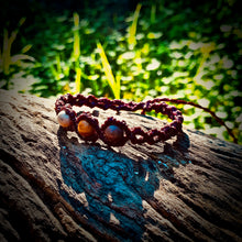 Load image into Gallery viewer, Mookaite jasper beads bracelet