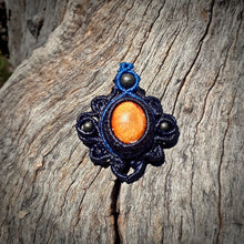 Load image into Gallery viewer, Spondylus pendant