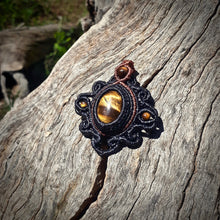 Load image into Gallery viewer, Tiger's eye pendant