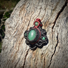 Load image into Gallery viewer, Green quartz pendant