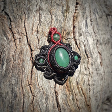 Load image into Gallery viewer, Green quartz pendant