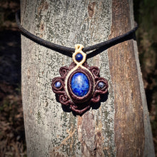 Load image into Gallery viewer, Lapis lazuli pendant