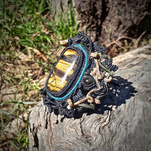 Load image into Gallery viewer, Tiger's eye bracelet (unique design)
