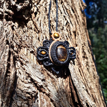 Load image into Gallery viewer, Tiger's eye pendant