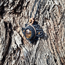 Load image into Gallery viewer, Tiger's eye pendant
