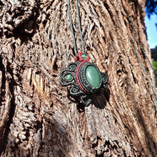 Load image into Gallery viewer, Green quartz pendant