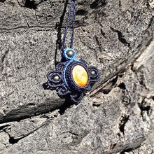 Load image into Gallery viewer, Spondylus pendant