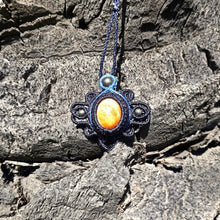 Load image into Gallery viewer, Spondylus pendant
