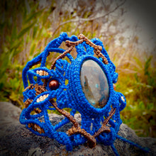 Load image into Gallery viewer, Labradorite bracelet (unique design)