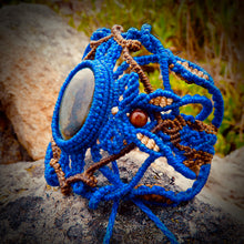Load image into Gallery viewer, Labradorite bracelet (unique design)