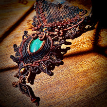 Load image into Gallery viewer, Malachite necklace (unique design)
