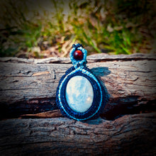 Load image into Gallery viewer, White labradorite or moonstone pendant
