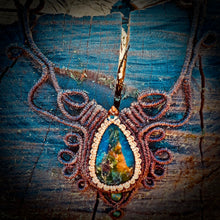 Load image into Gallery viewer, Serpentine necklace (unique design)
